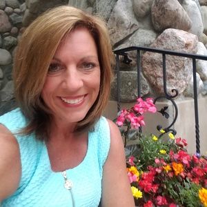 Meet your Posher, Sandy